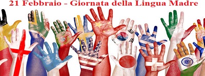 mani con bandiere per festa della lingua madre